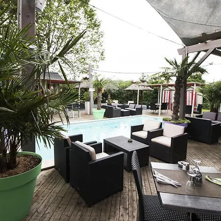 Ambiance Hotel 2*